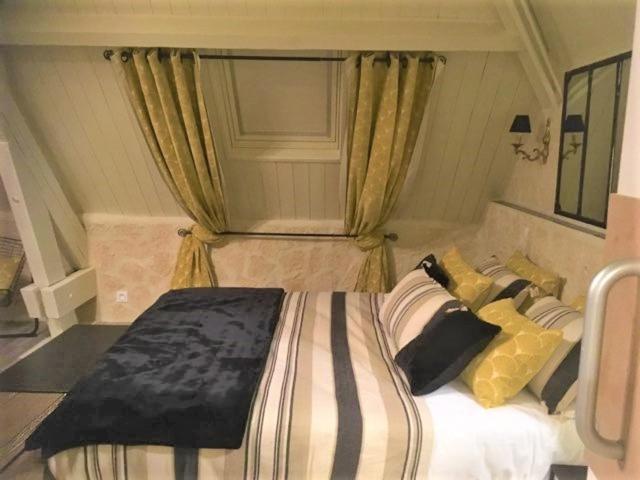 Hotel Boutique Saint-Louis Lisieux Luaran gambar
