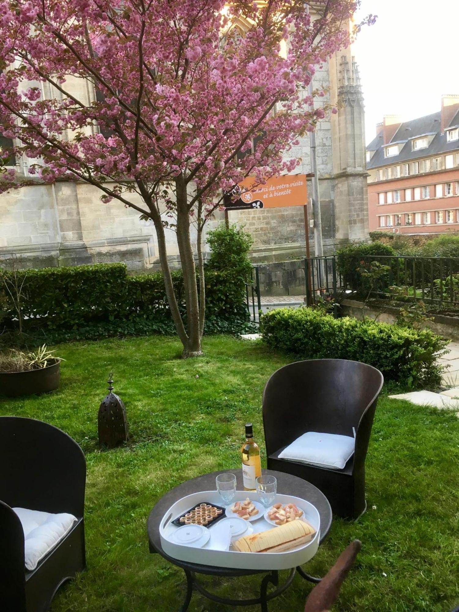 Hotel Boutique Saint-Louis Lisieux Luaran gambar